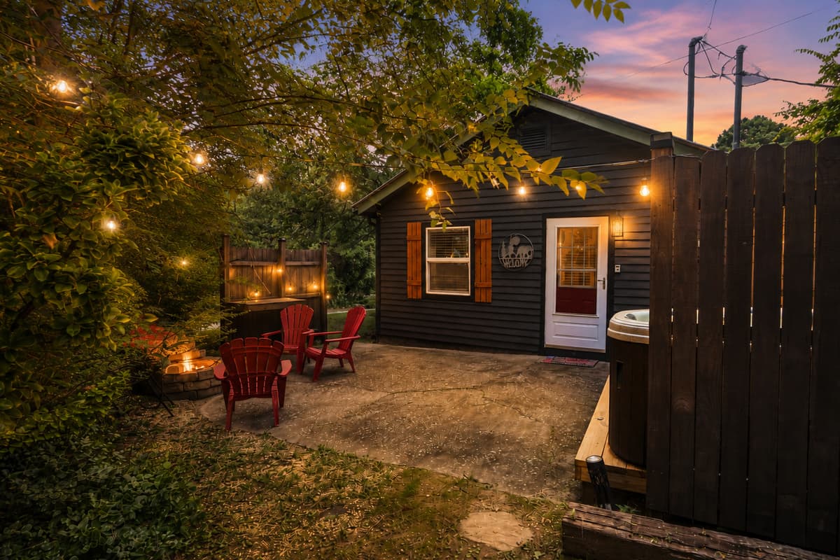 Firefly Bungalow #1, Rustic-chic & remodeled